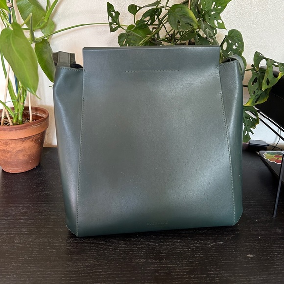 The Everlane Form Bag Green Italian Leather Purse Quiet Luxury Minimalist - Picture 10 of 12